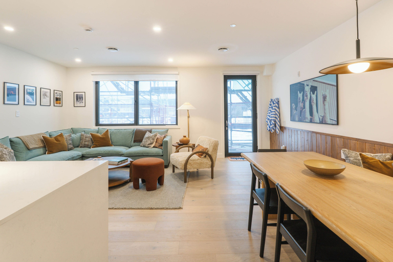 Living area 4, Max Send, Columbia-Shuswap