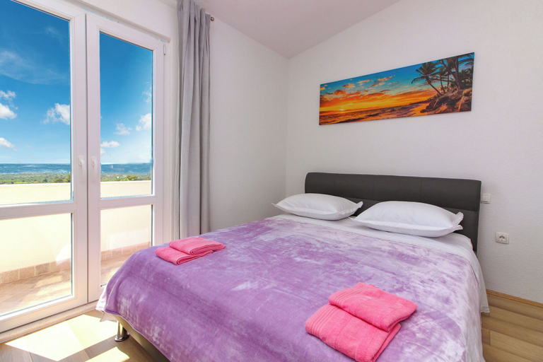Bedroom 2, Apartment Conte Cikara, Primošten