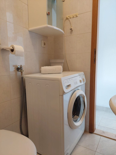 Bathroom 3, Apartments Pavao, Postira