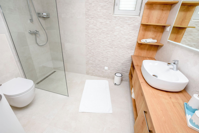 Bathroom 3, Apartments Laganini, Primošten