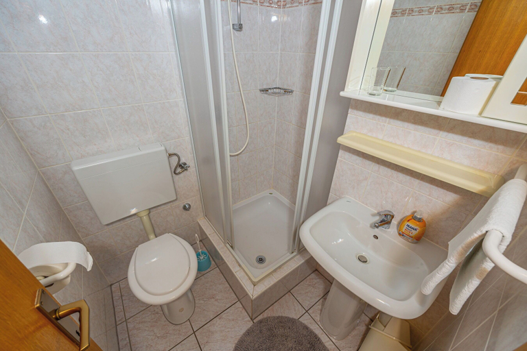 Bathroom 4, Apartments Dusanka, Crikvenica