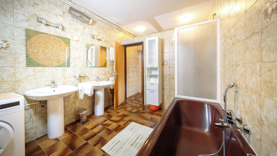 Bathroom 5, Apartments Zdenka, Rovinj