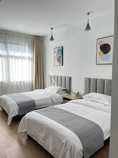 Room 5, Zhangjiajie YunYe Hotel, Zhangjiajie