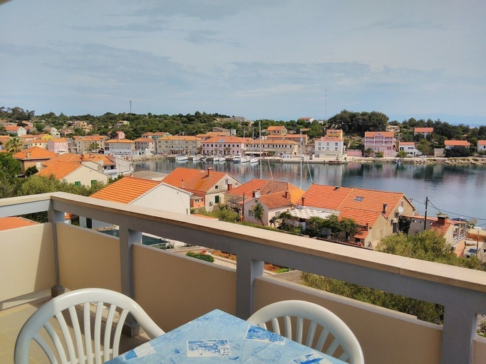 Others 5, Apartment Davor, Sali