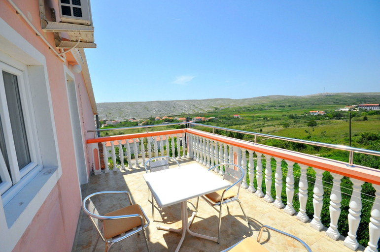 Others 5, Apartments Andelo, Pag