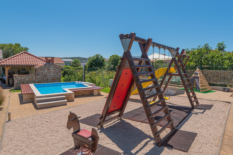 Pool 5, Villa Holiday Reunion, Pirovac