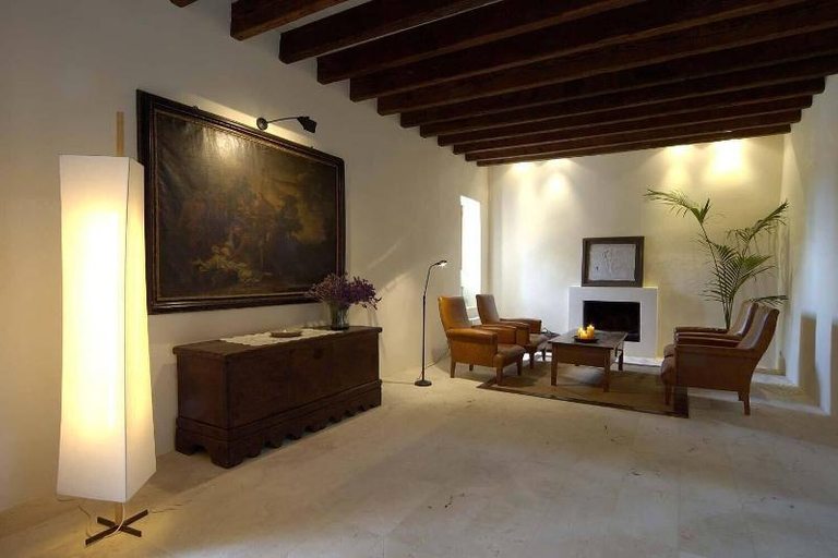 Lobby 2, Son Mas, Baleares
