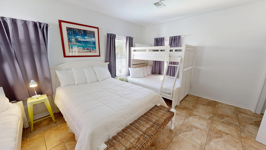 Room 4, Toes In The Sand 4 Bedroom Home, Okaloosa