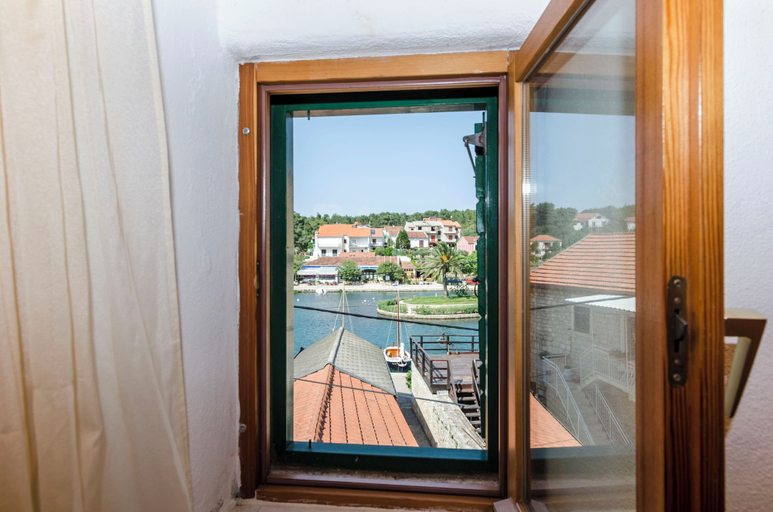 Others 5, Apartments Draga, Jelsa