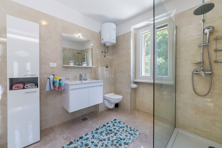 Bathroom 2, Villa Ana, Labin