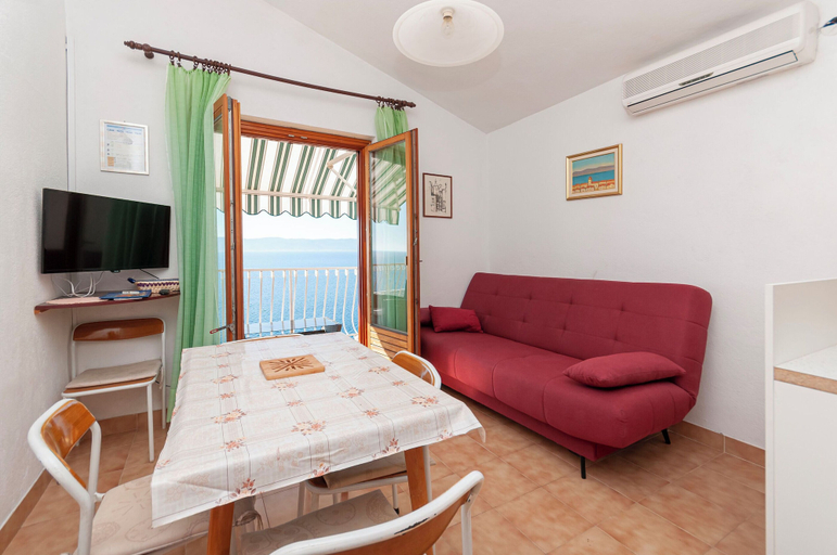 Others 3, Apartments Niko, Omiš