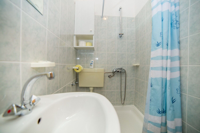Bathroom 3, Apartments Saga, Omiš