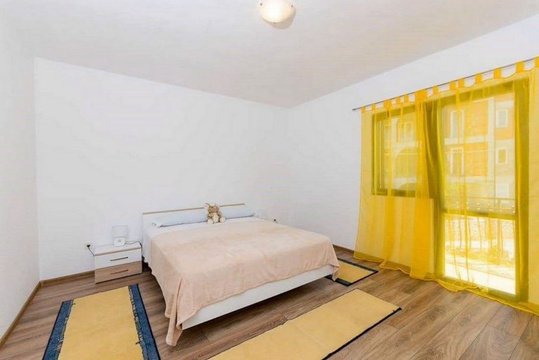 Others 5, Apartment Orlic, Marina