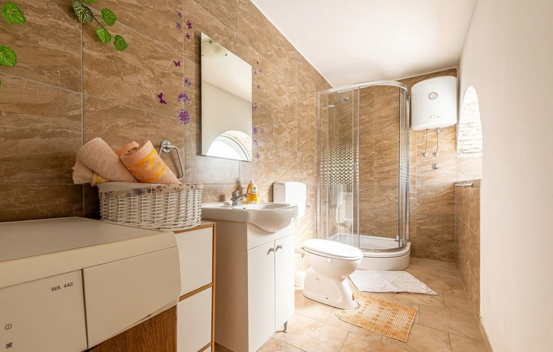 Bathroom 4, Apartment Kameni Dvori, Nin