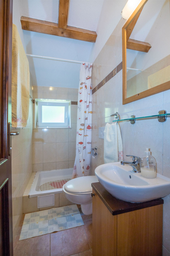 Bathroom 3, House Sanda, Kaštela