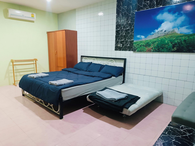 Room 4, 230 Sugar Brown Buriram, K. Ban Dan
