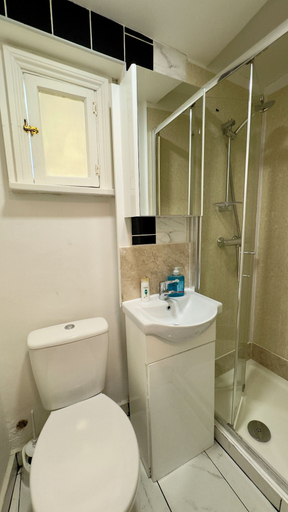 Bathroom 5, Best Host Ltd, London