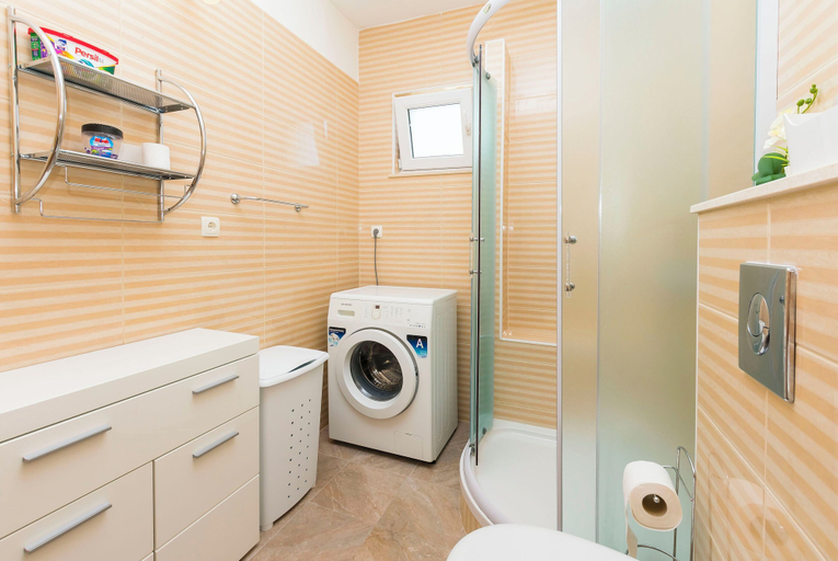 Bathroom 4, Apartments Dragana, Omiš