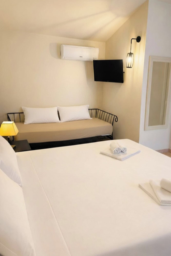 Room 2, Fruit Village Patti Beach resort, Messina