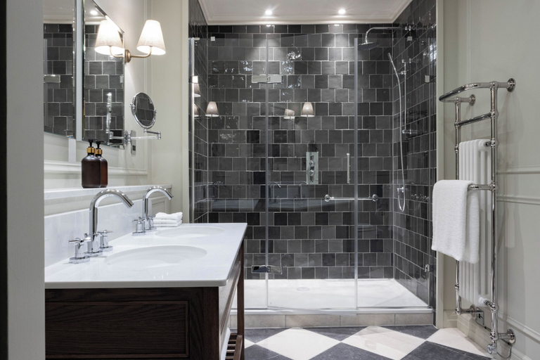 Bathroom 4, Dumbleton Hall, Gloucestershire