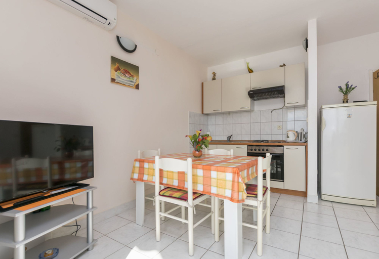 Others 3, Apartments Gloria, Rogoznica