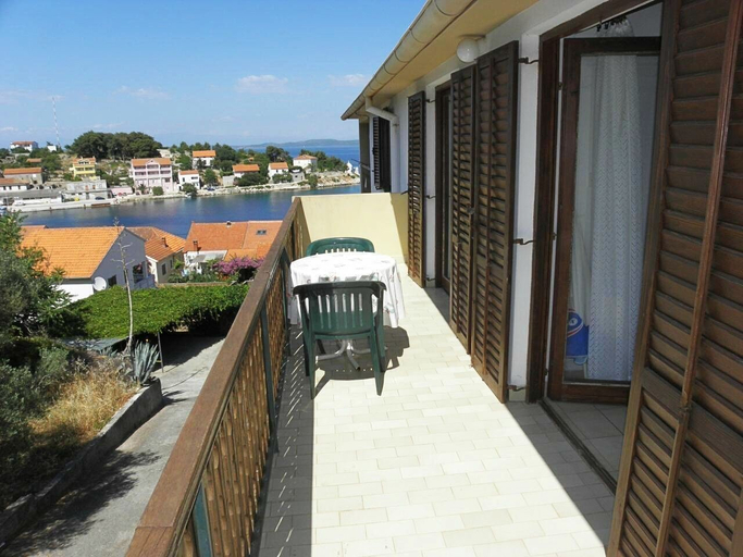 Balcony 2, Apartments Dari, Sali