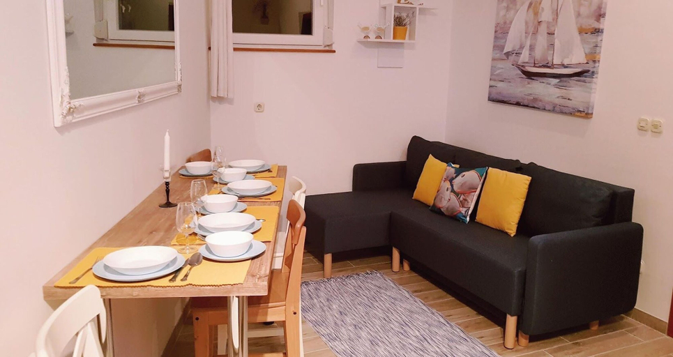 Others 1, Apartment Damir, Ston