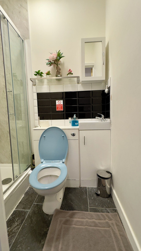 Bathroom 4, Best Host Ltd, London