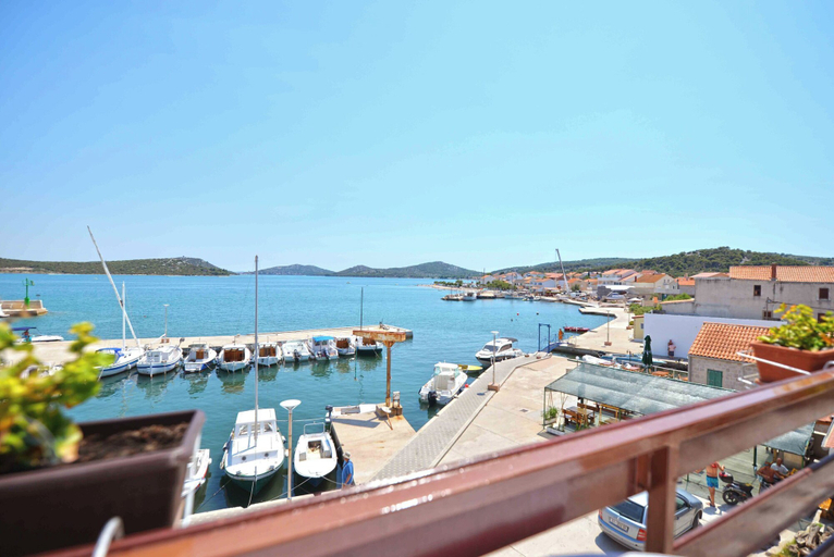 Others 4, Apartment Mili Sea View Betina, Murter