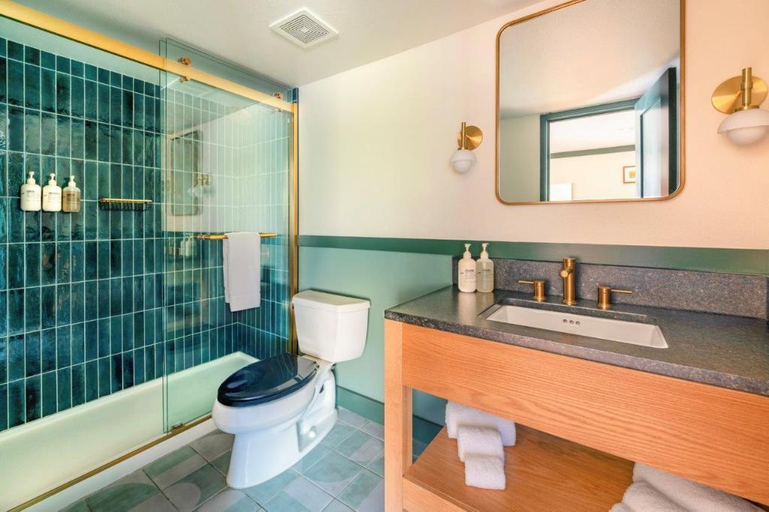 Bathroom 2, Royal Sun Palm Springs, Riverside