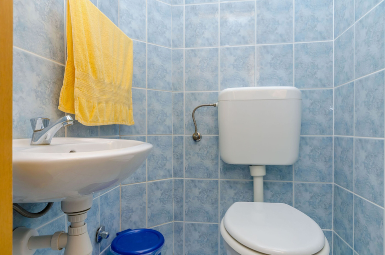 Bathroom 2, Apartments Stara Maslina, Trogir