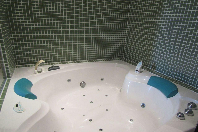 Bathroom 5, Hotel Colombo, Vila do Porto