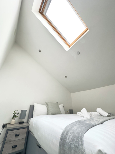 Room 5, Cumberland Street Apartments, Sefton