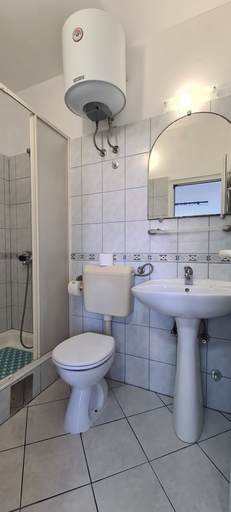 Bathroom 3, Apartments Lanterna, Sućuraj
