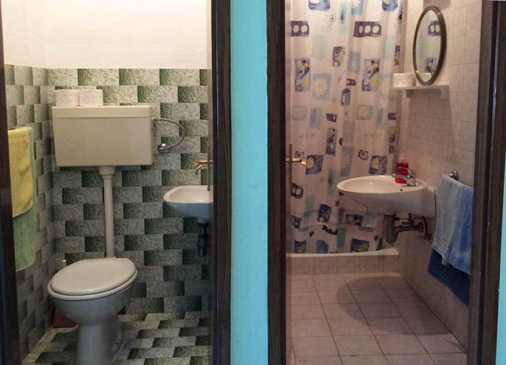 Bathroom 5, Apartments Sova, Postira