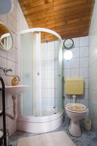 Bathroom 5, Apartment Ivo, Supetar
