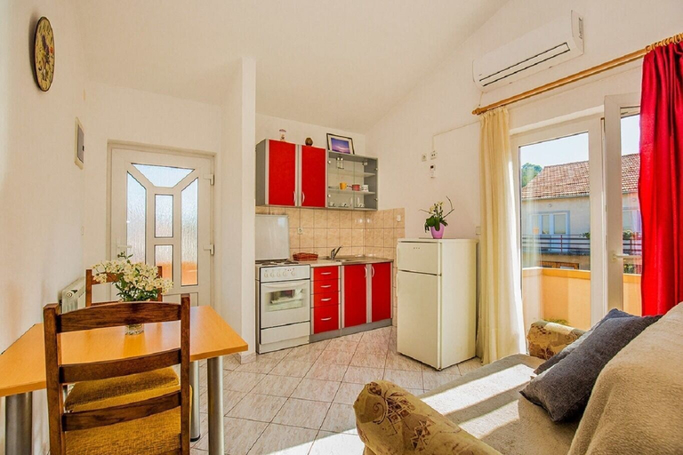 Private kitchen 2, Apartment Kreso, Tkon