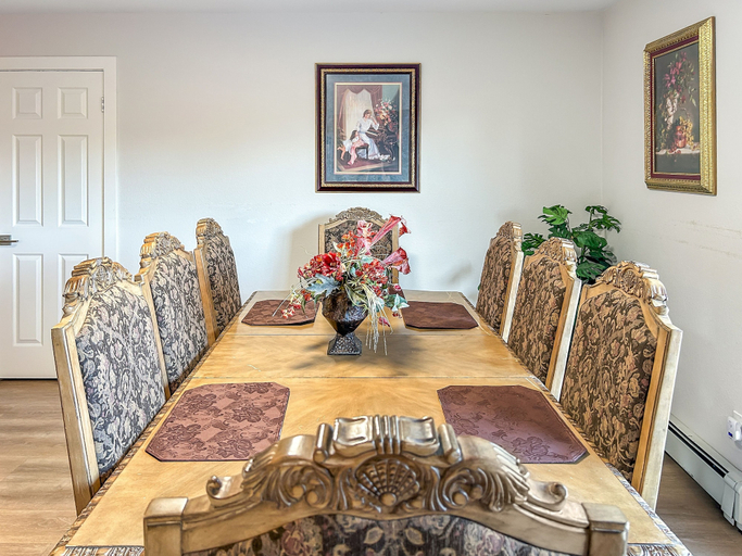 Dining 5, Gather Together 3 Bedroom Home, Montrose