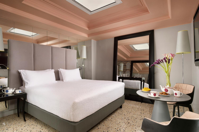 Bedroom 1, Leon's Place Hotel In Rome, Rome