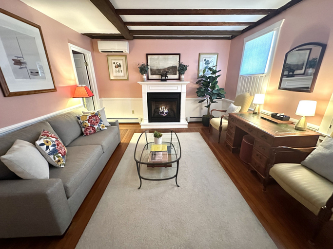 Living area 4, Exposed Beam One Bedroom Suite Downtown Newport #15 1 Home, Newport