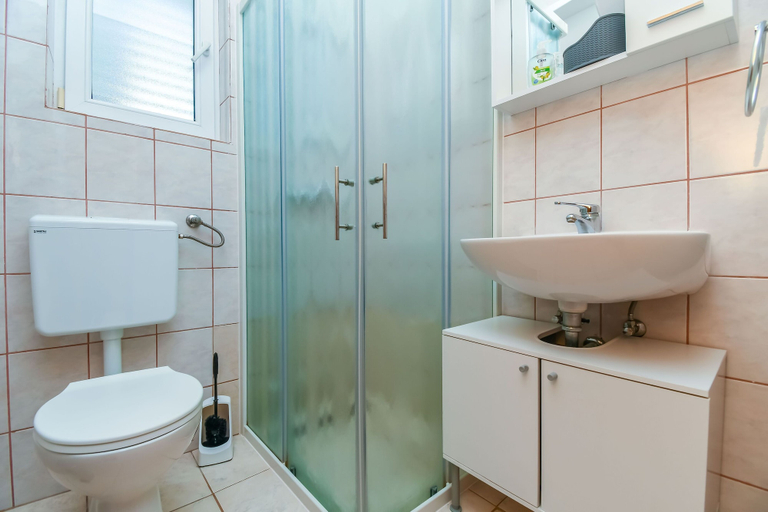 Bathroom 3, Apartment Mara, Okrug