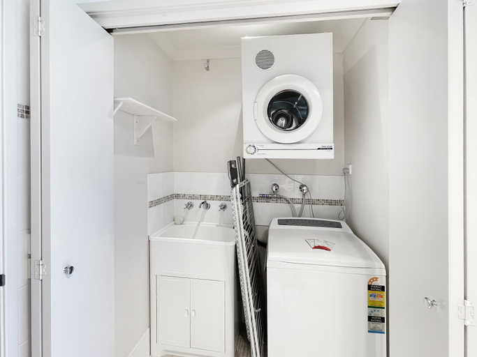 Bathroom 2, Beachside 3-Bed Apartment with Garage Parking, Eurobodalla