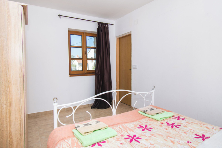 Room 3, House Stone Curlew 2, Polača