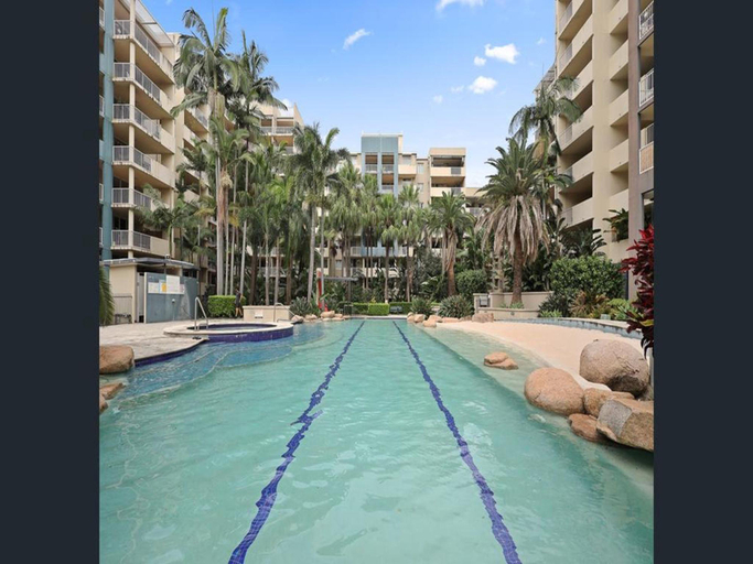 Swimming pool, Bright 1-Bed Apartment in Fortitude Valley, Fortitude Valley