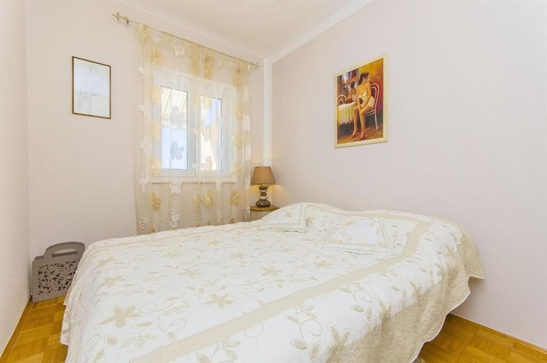 Bedroom 3, Apartments Nives, Okrug
