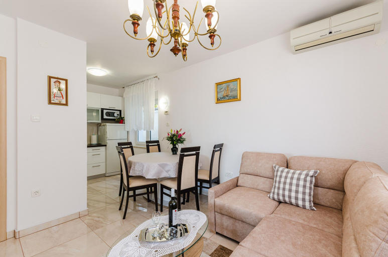 Others 5, Apartments Katica, Novi Vinodolski