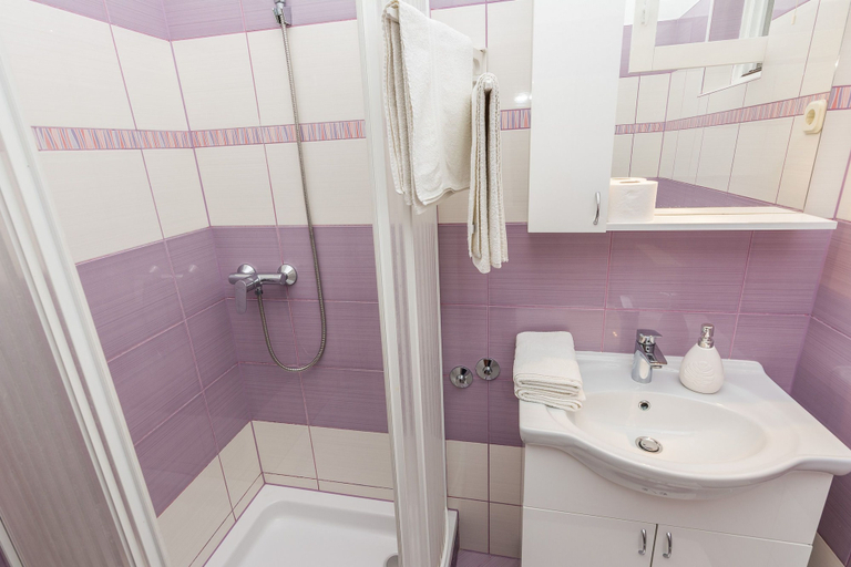 Bathroom 4, Apartments Hidden Beach Gem, Pag
