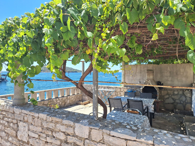 Terrace/patio 3, Apartments Neptun, Šolta