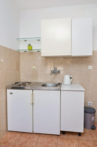 Private kitchen 5, Apartments Ive, Tisno