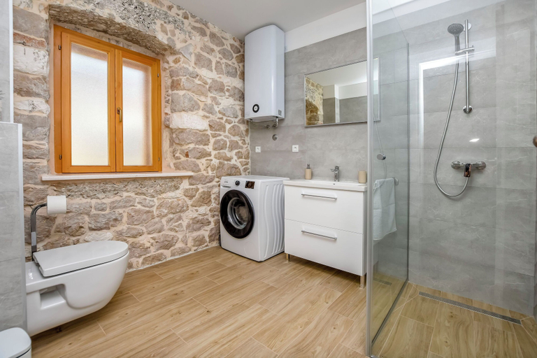Bathroom 3, Villa Grgo, Marina